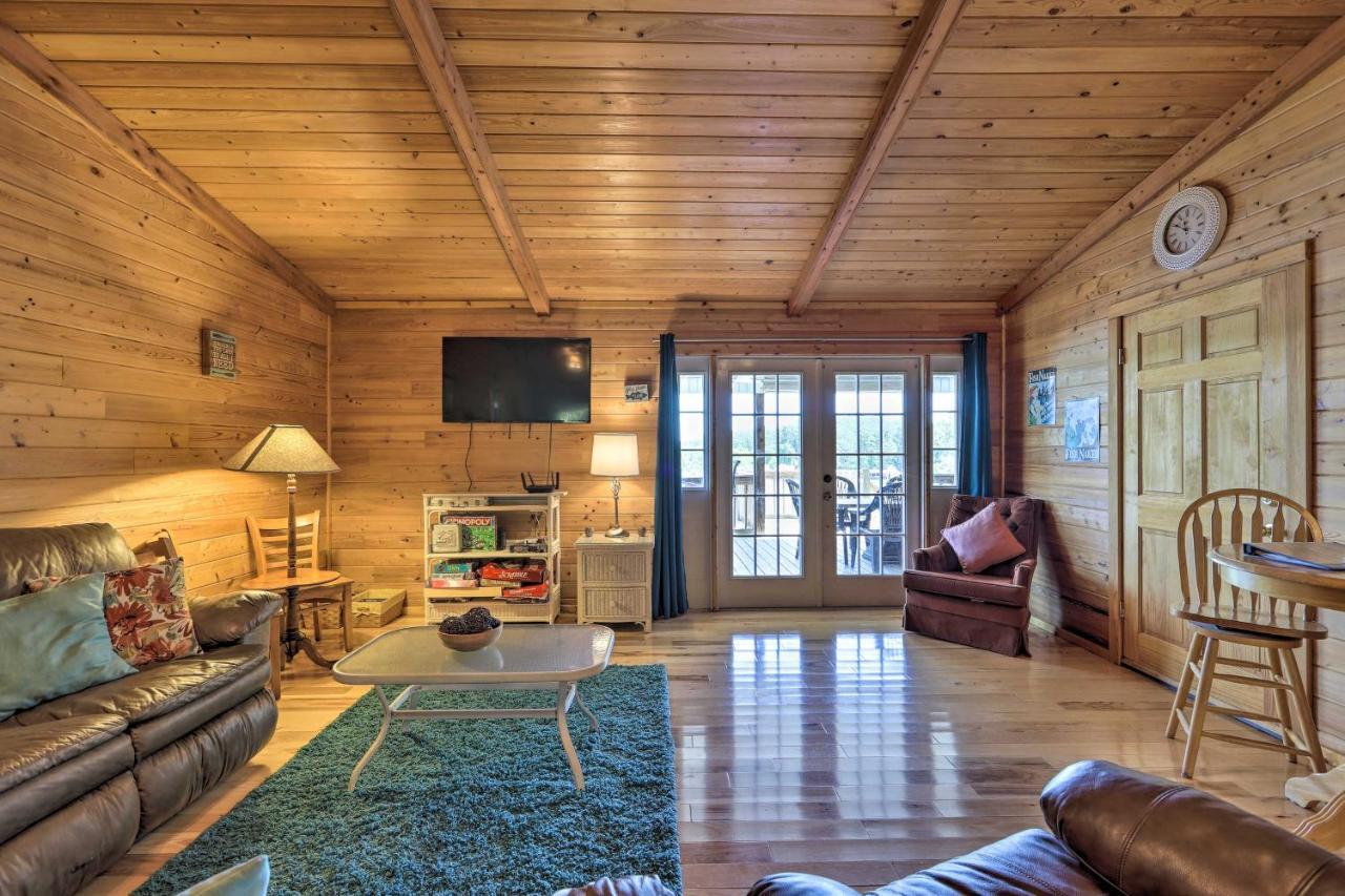 House With Dock And Slide Situated On Lake Sinclair! Sparta Exteriör bild