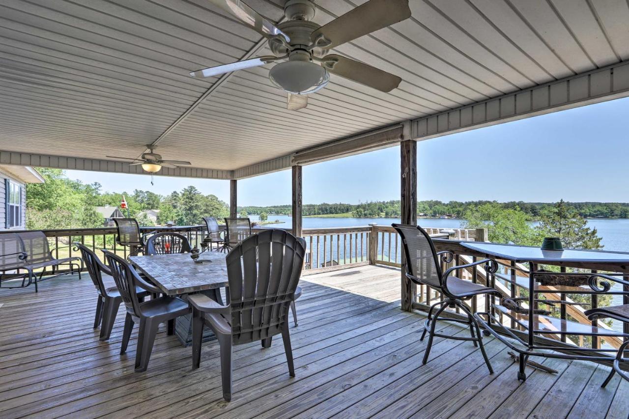 House With Dock And Slide Situated On Lake Sinclair! Sparta Exteriör bild