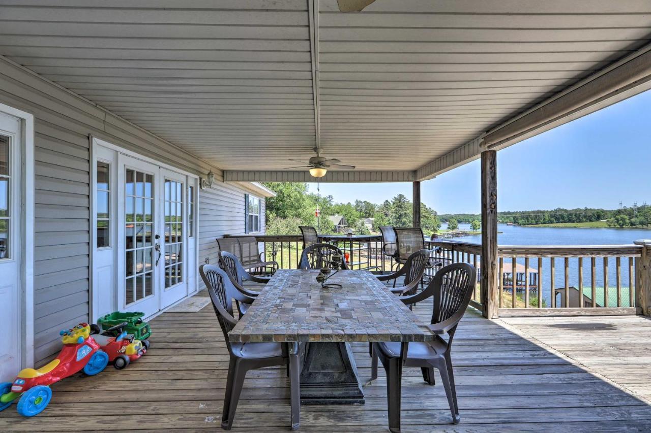 House With Dock And Slide Situated On Lake Sinclair! Sparta Exteriör bild