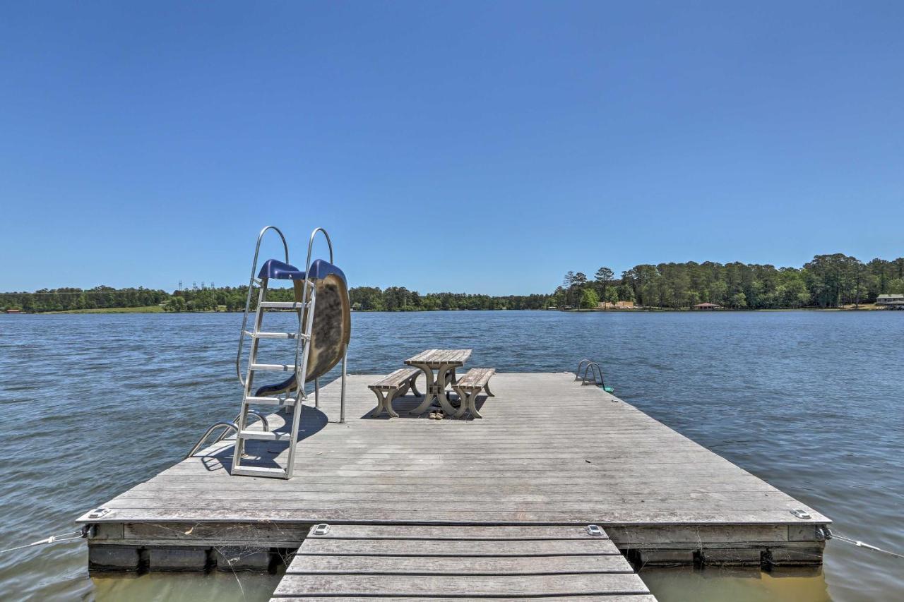 House With Dock And Slide Situated On Lake Sinclair! Villa Sparta Exteriör bild