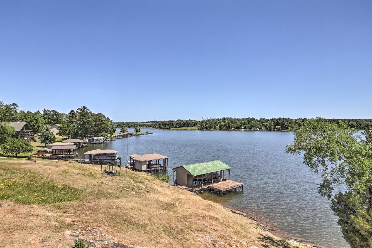 House With Dock And Slide Situated On Lake Sinclair! Villa Sparta Exteriör bild